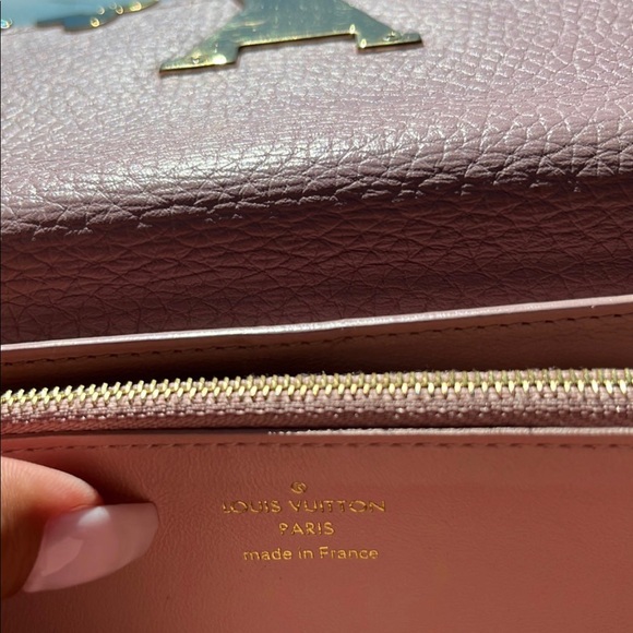 🎀FINAL PRICE🎀LOUIS VUITTON CAPUCINES PINK WALLET - Picture 4 of 8